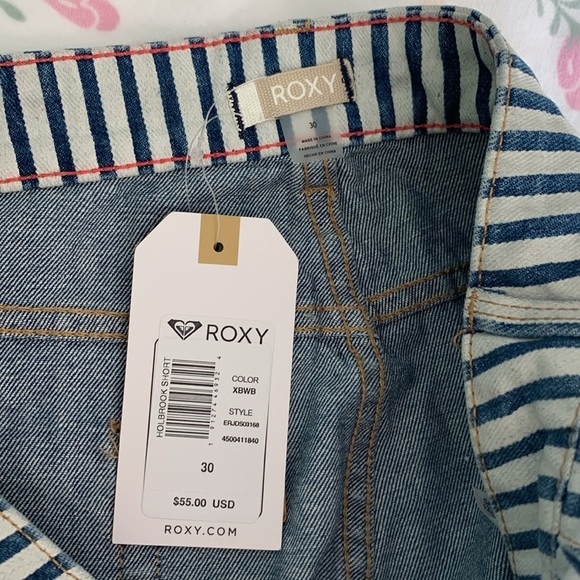 NWT Roxy Holbrook Striped Shorts - Picture 4 of 4